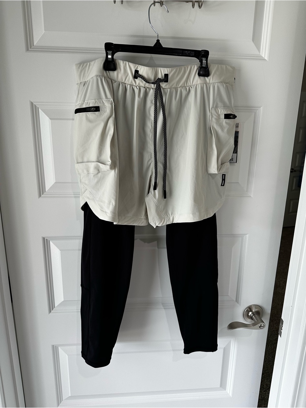 ASRV 2 in 1 legging Cargo Shorts with Attached Leggings - Black/Cream, XL
Unisex
